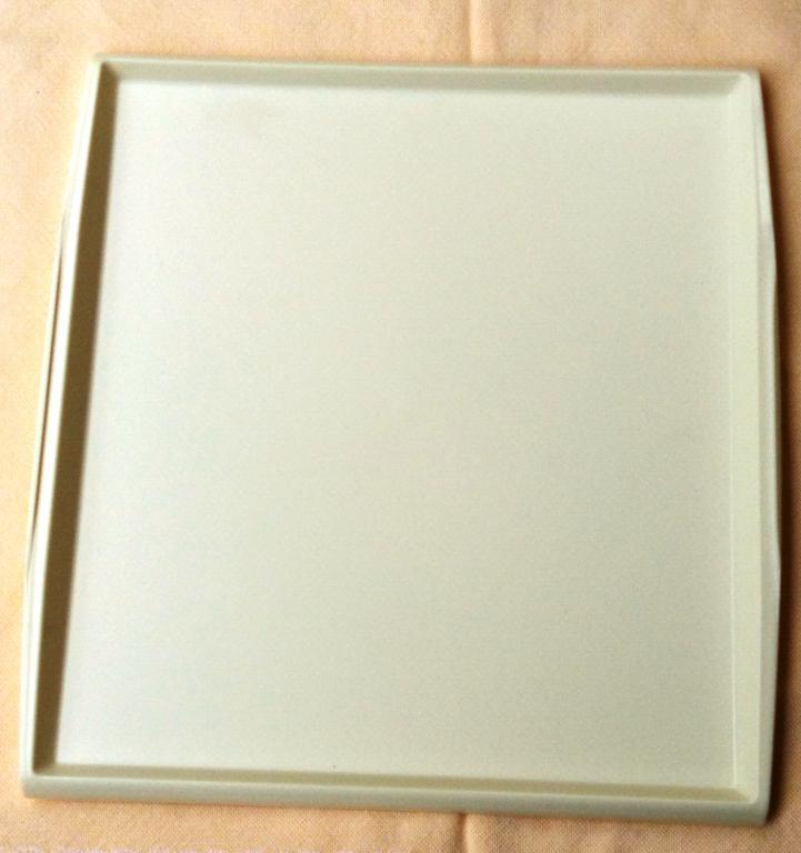 Square plastic tray